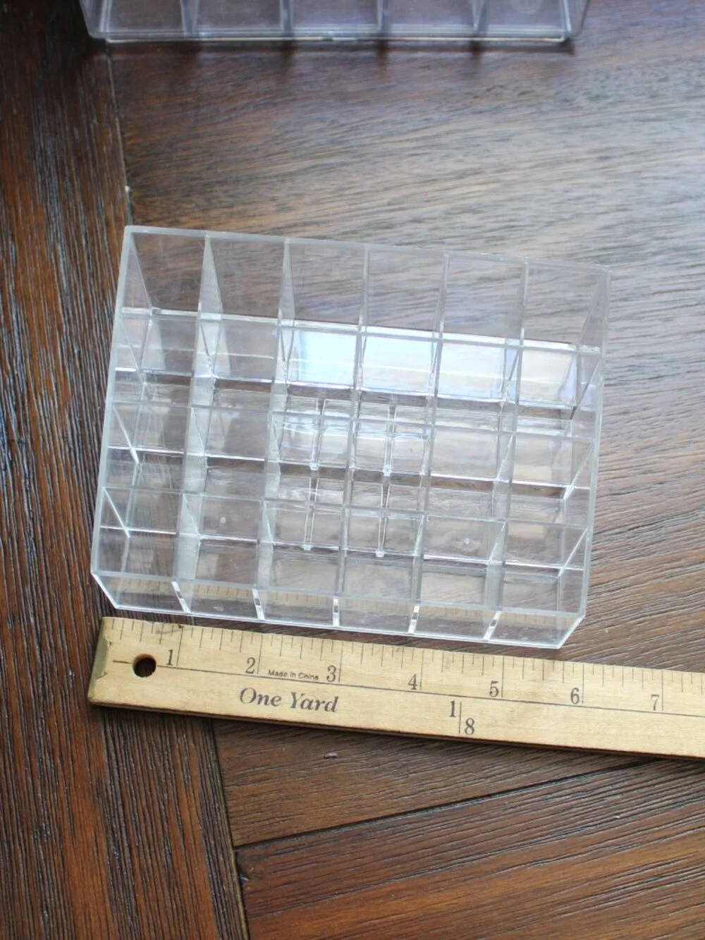 5 Plastic Containers for Holding Makeup or Art Supplies?